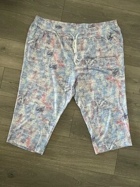 NWOT LIVI Lane Bryant Blue, Pink &White Print Pajama Capri Pants Size 26-28 Plus
